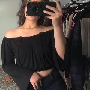 Black long sleeve crop